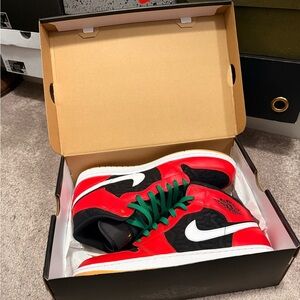 Jordan Air 1 Mid SE Black and Red